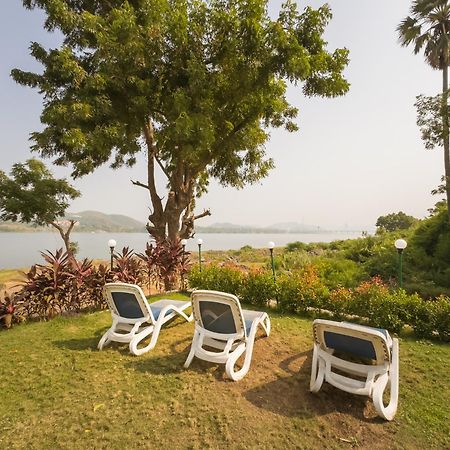 Riverview Tent Resort Kevadia Екстер'єр фото