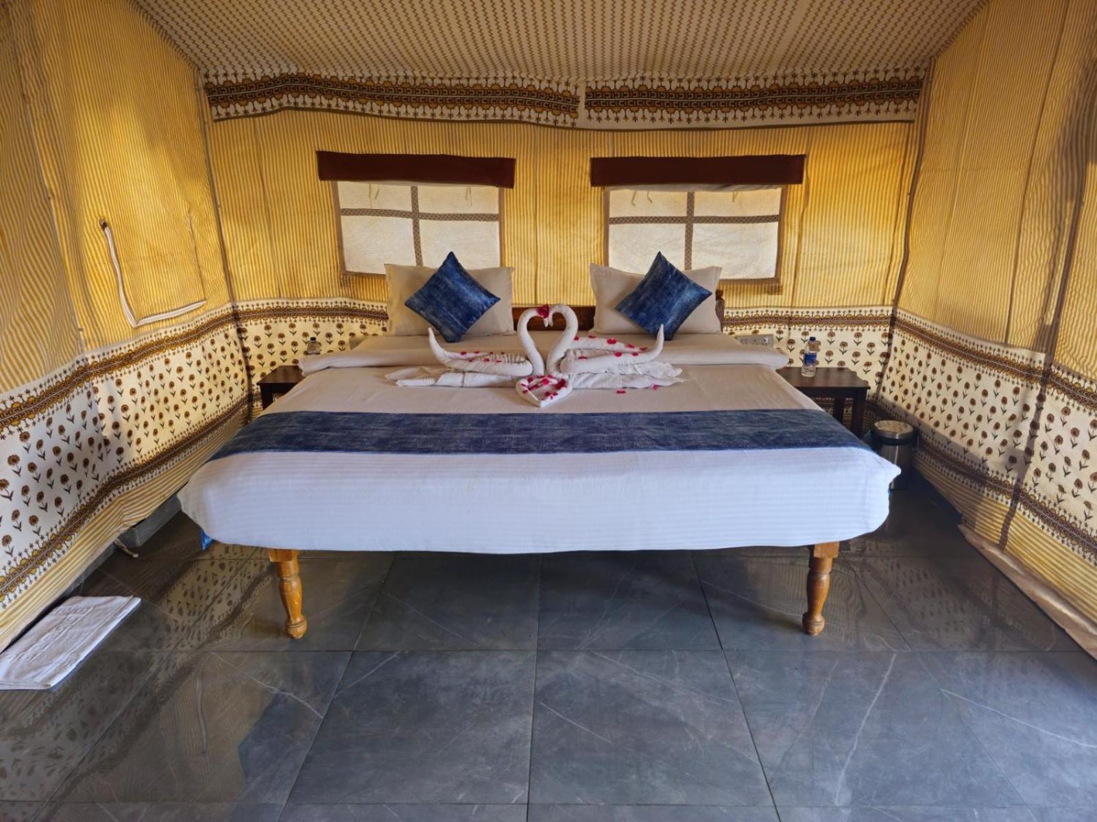 Riverview Tent Resort Kevadia Екстер'єр фото
