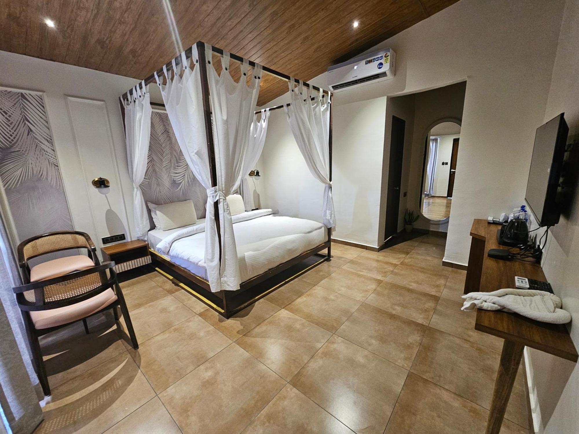 Riverview Tent Resort Kevadia Номер фото