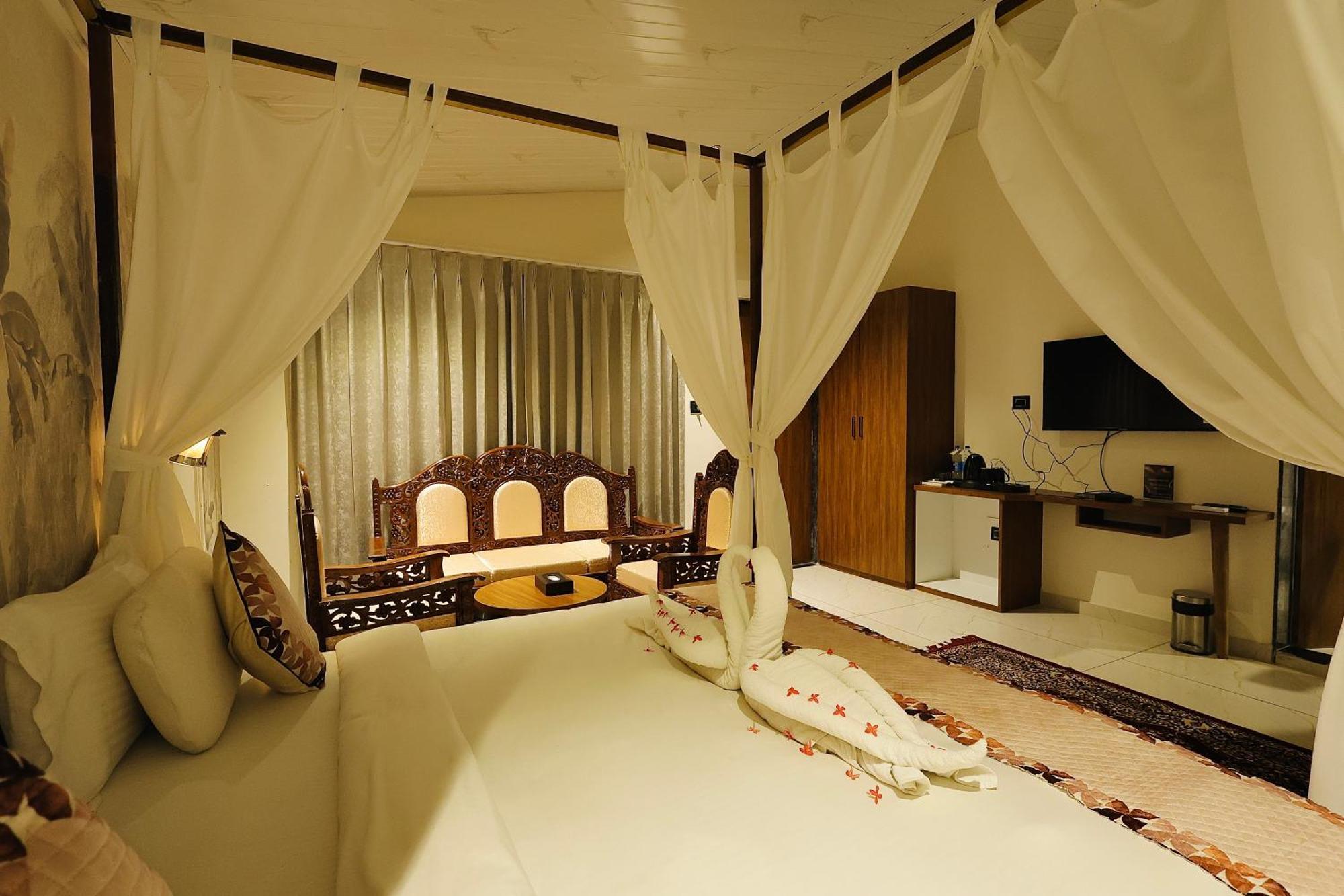 Riverview Tent Resort Kevadia Екстер'єр фото