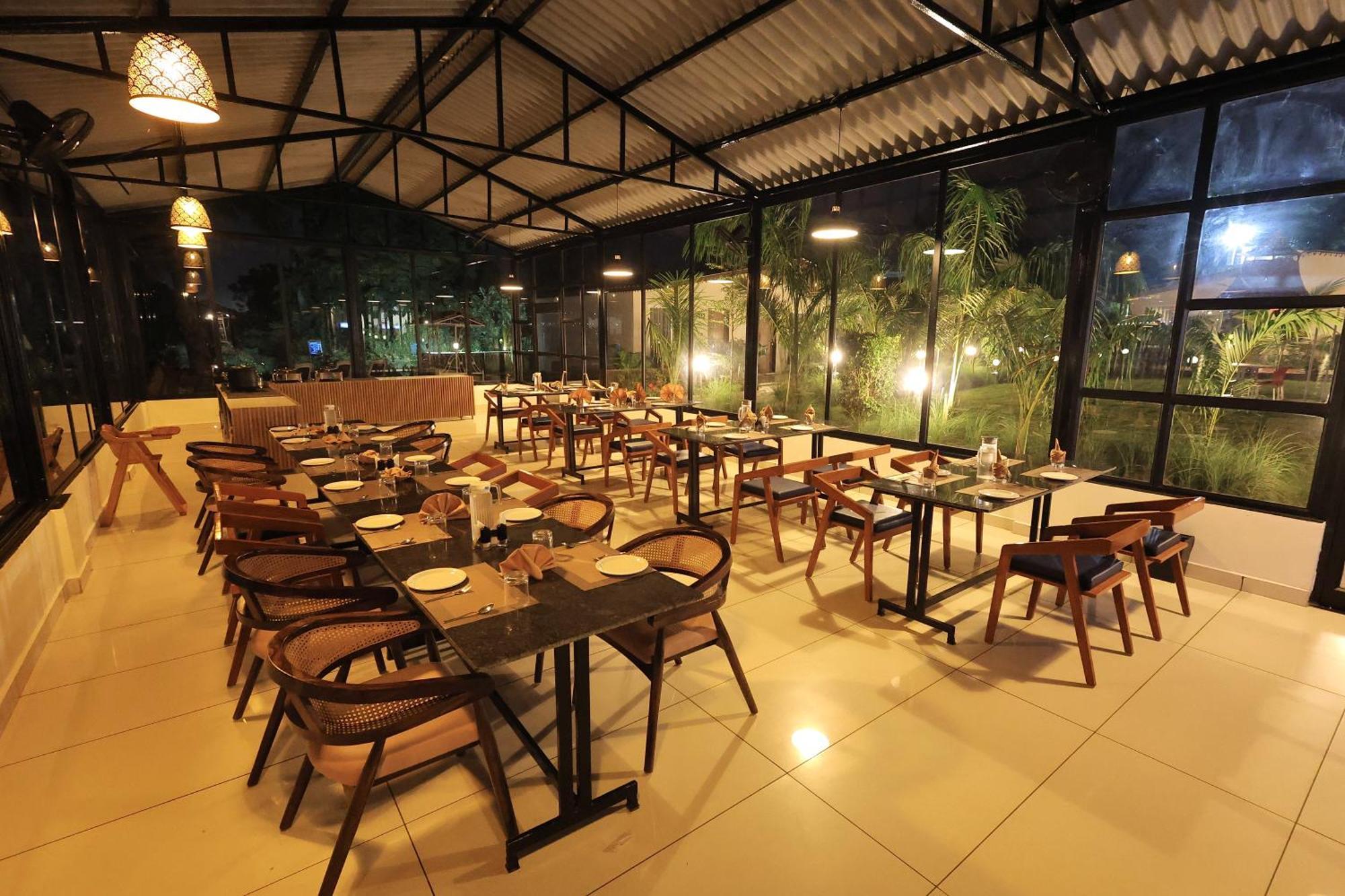 Riverview Tent Resort Kevadia Екстер'єр фото