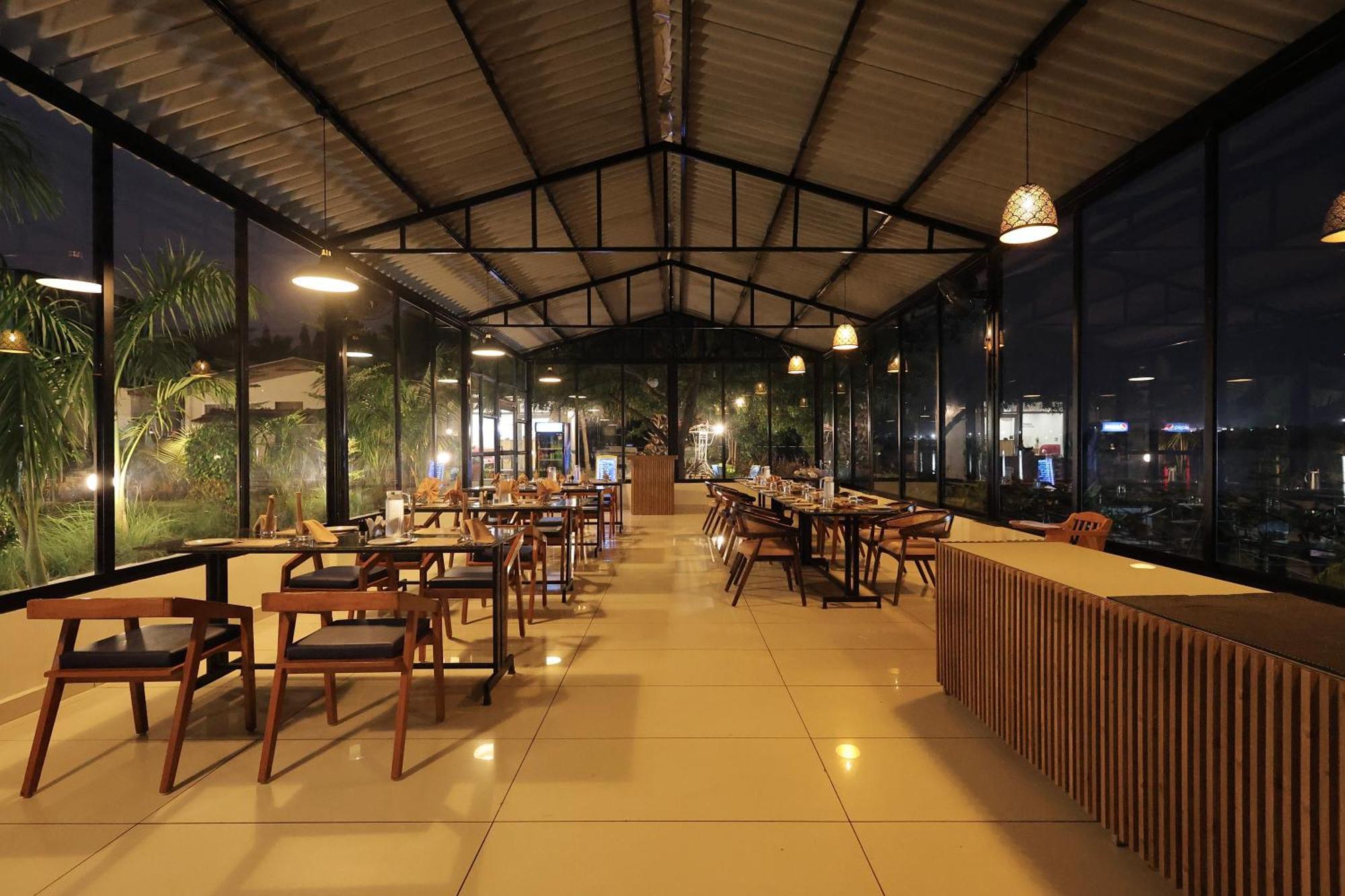 Riverview Tent Resort Kevadia Екстер'єр фото