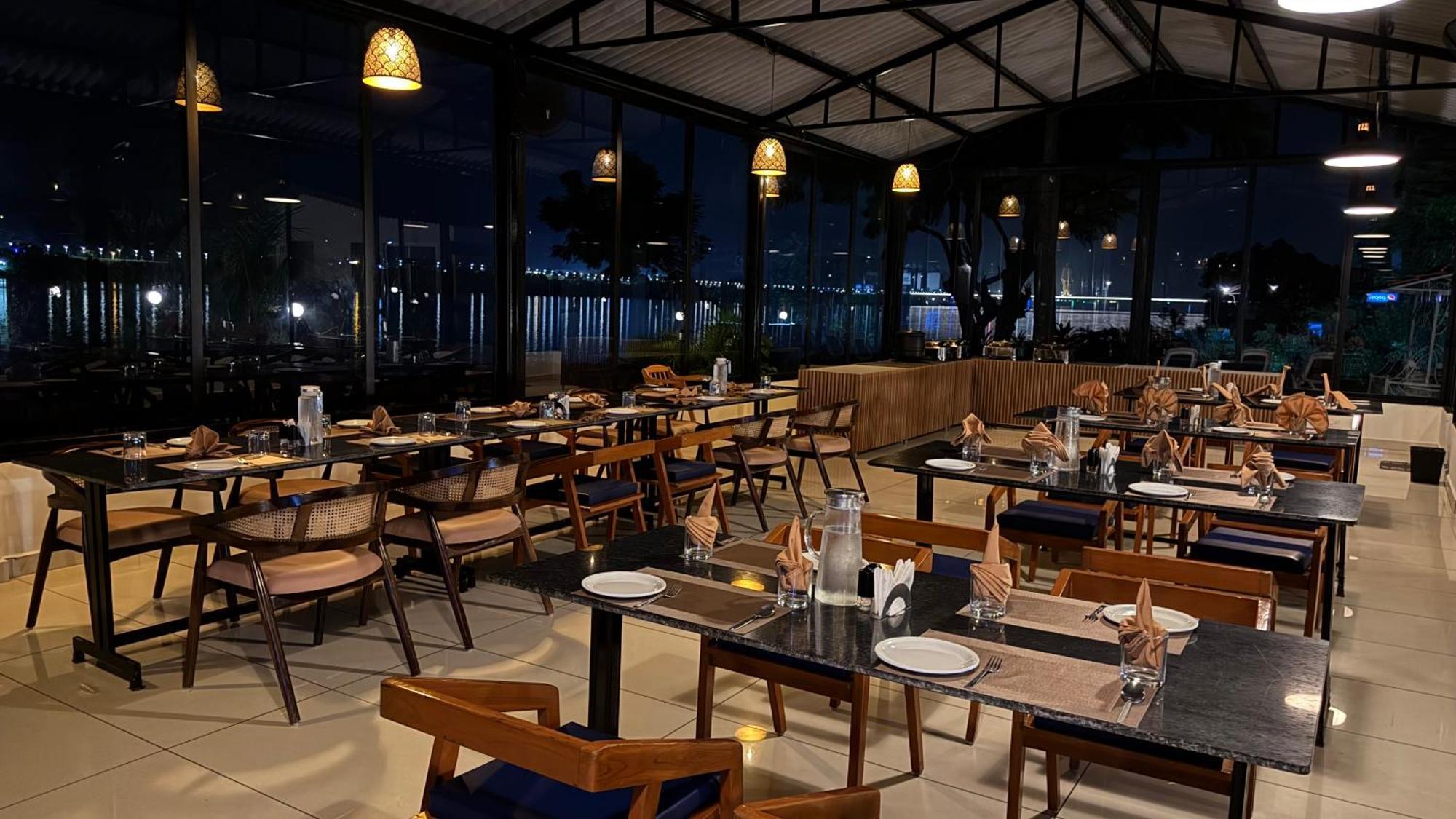 Riverview Tent Resort Kevadia Екстер'єр фото