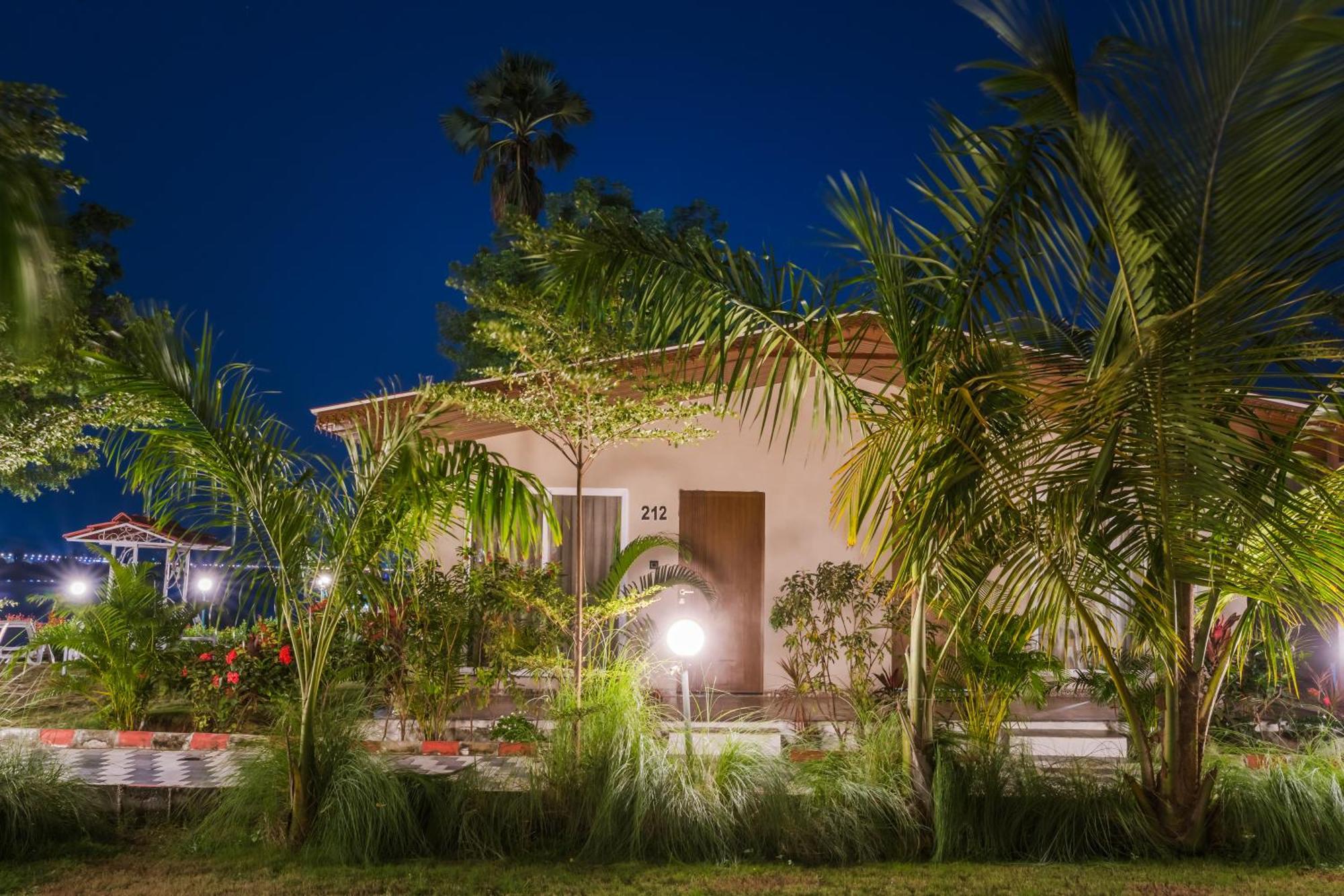 Riverview Tent Resort Kevadia Екстер'єр фото