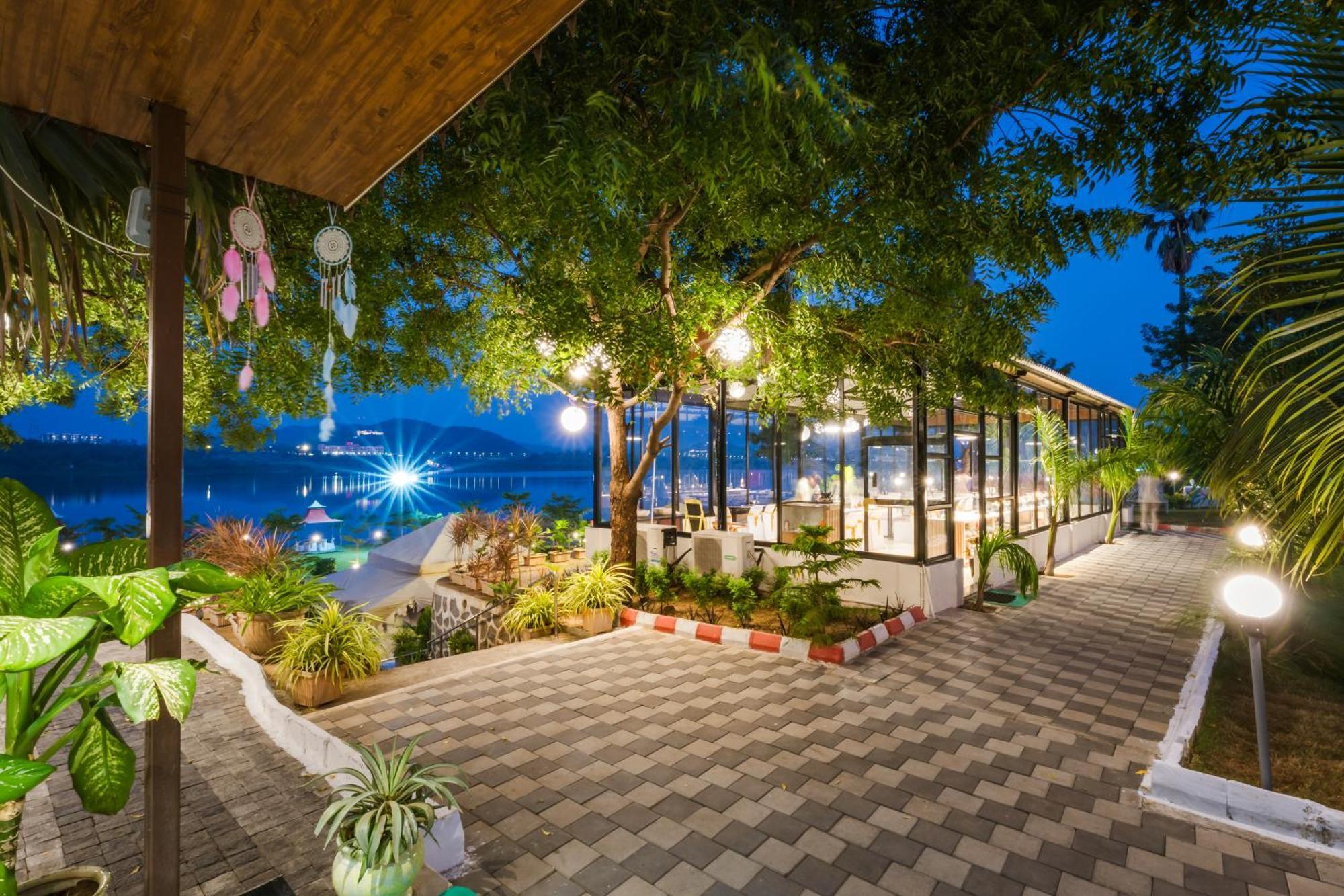 Riverview Tent Resort Kevadia Екстер'єр фото