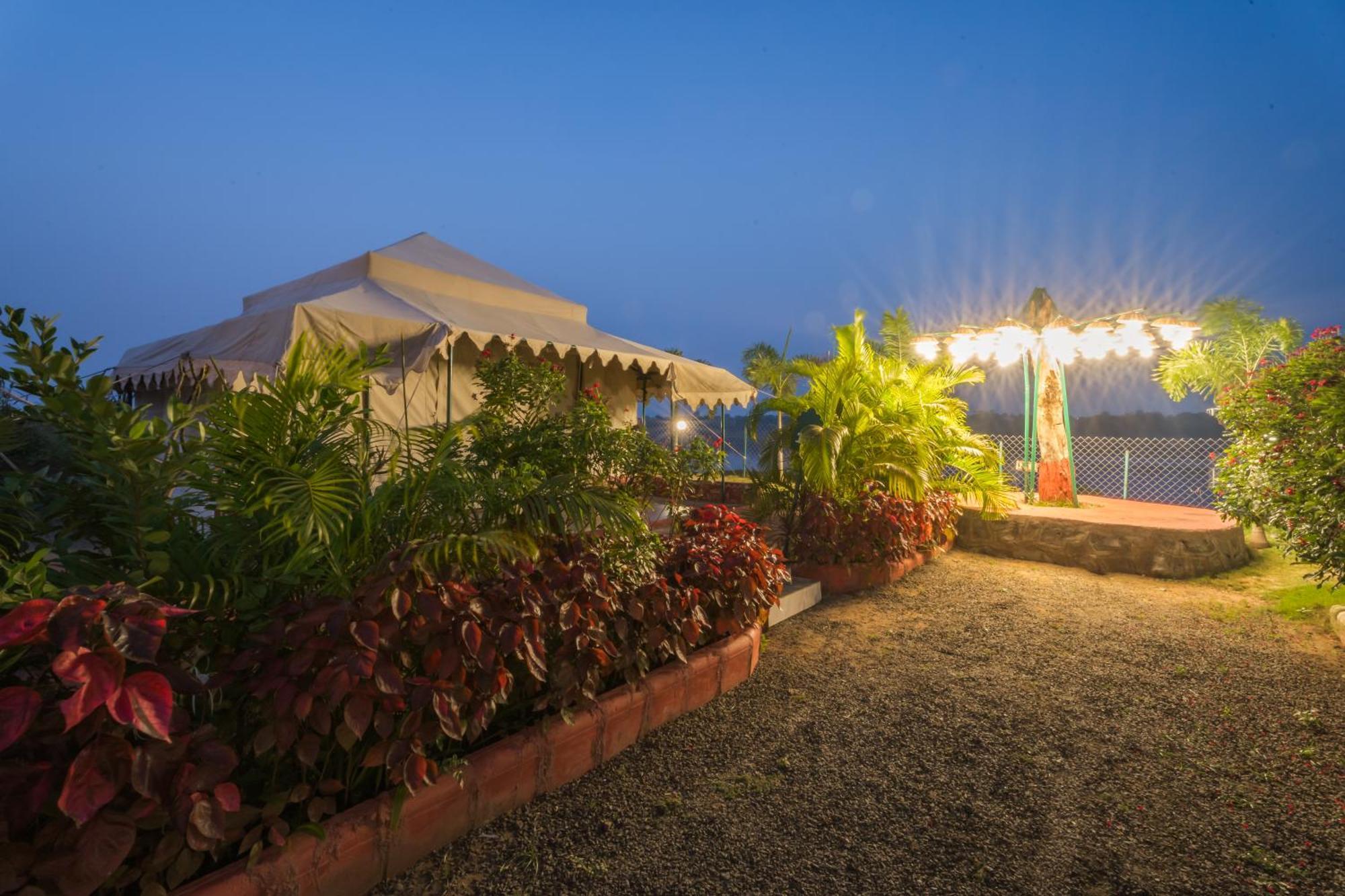 Riverview Tent Resort Kevadia Екстер'єр фото