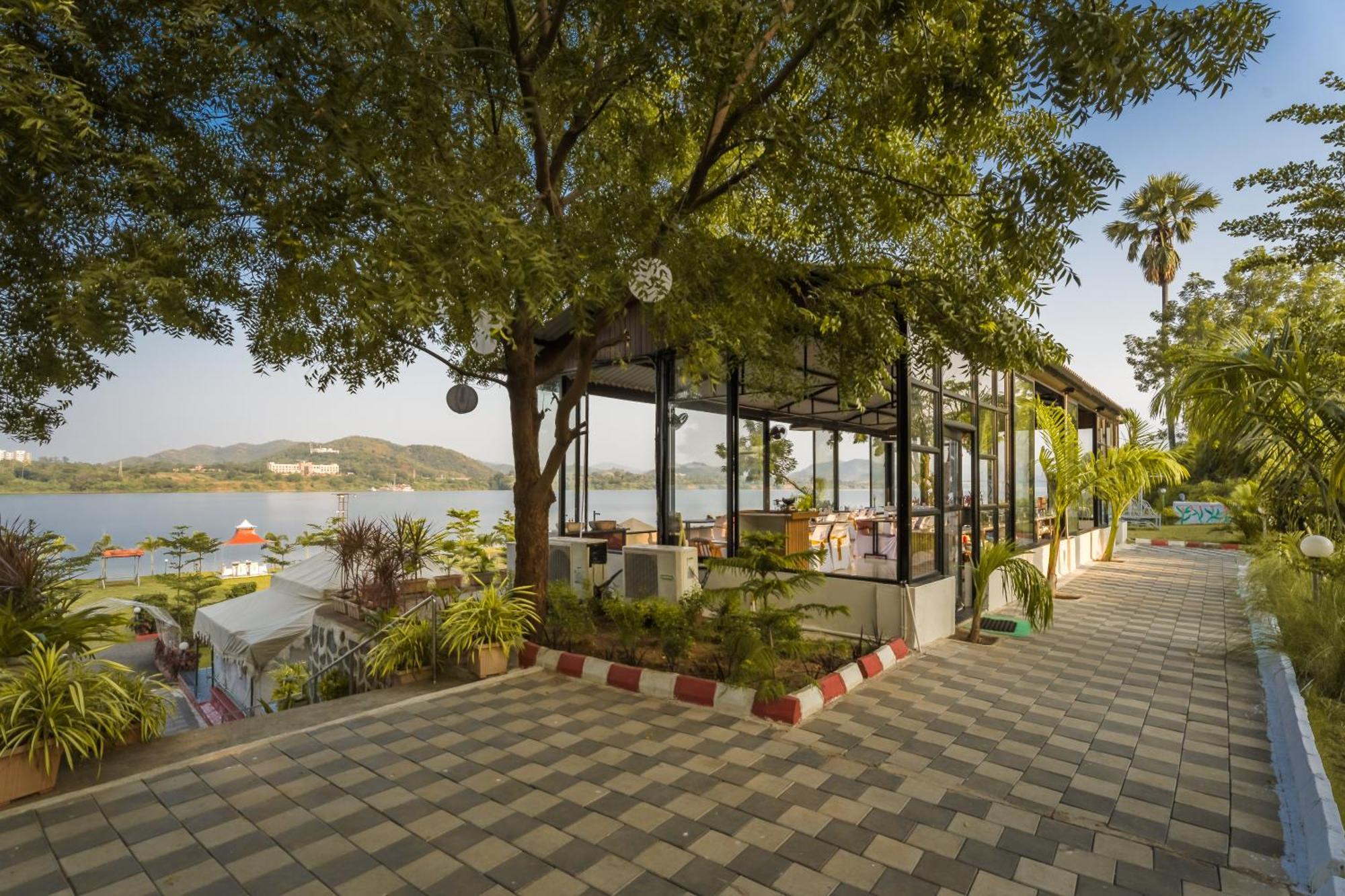 Riverview Tent Resort Kevadia Екстер'єр фото