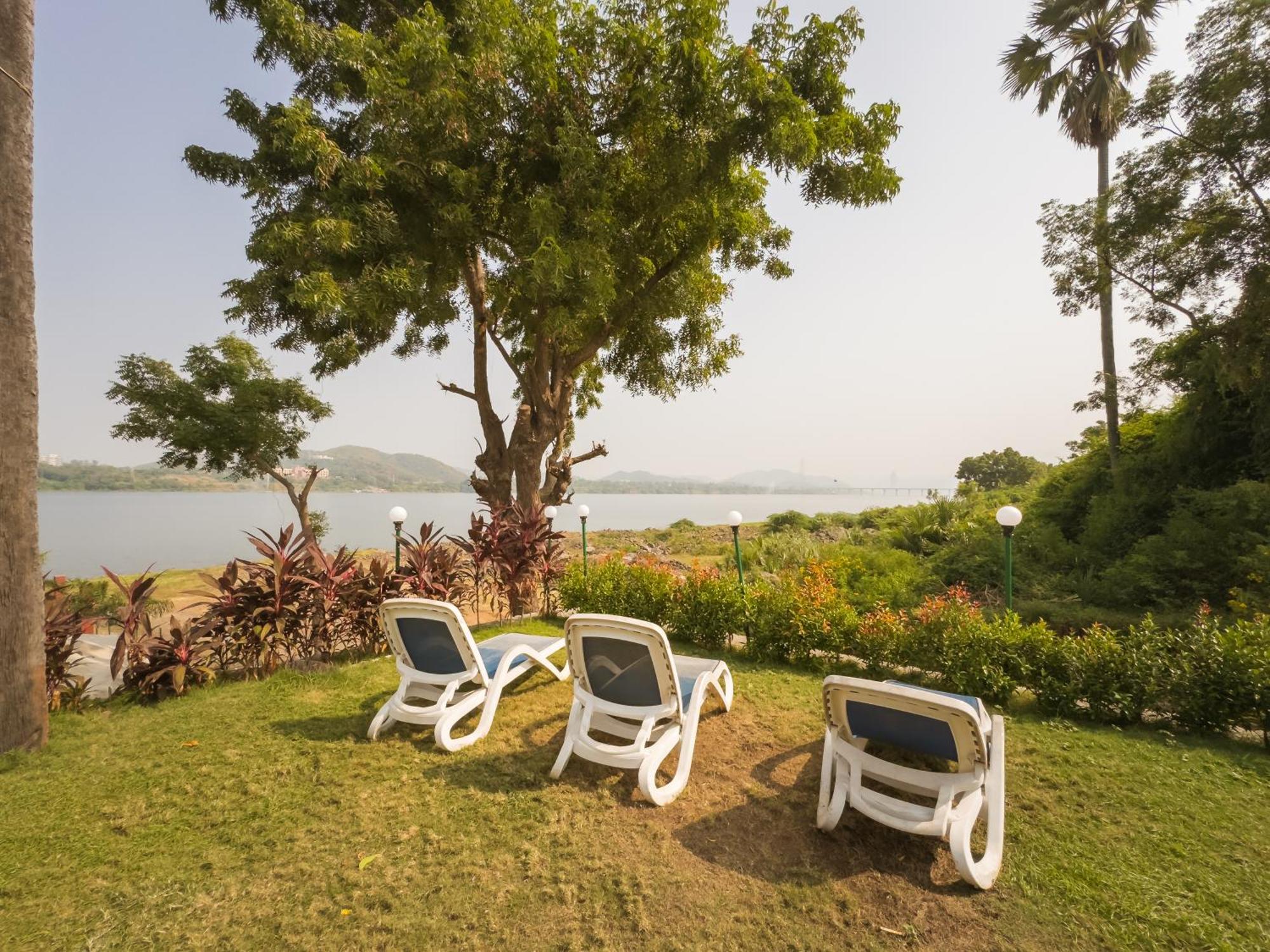 Riverview Tent Resort Kevadia Екстер'єр фото