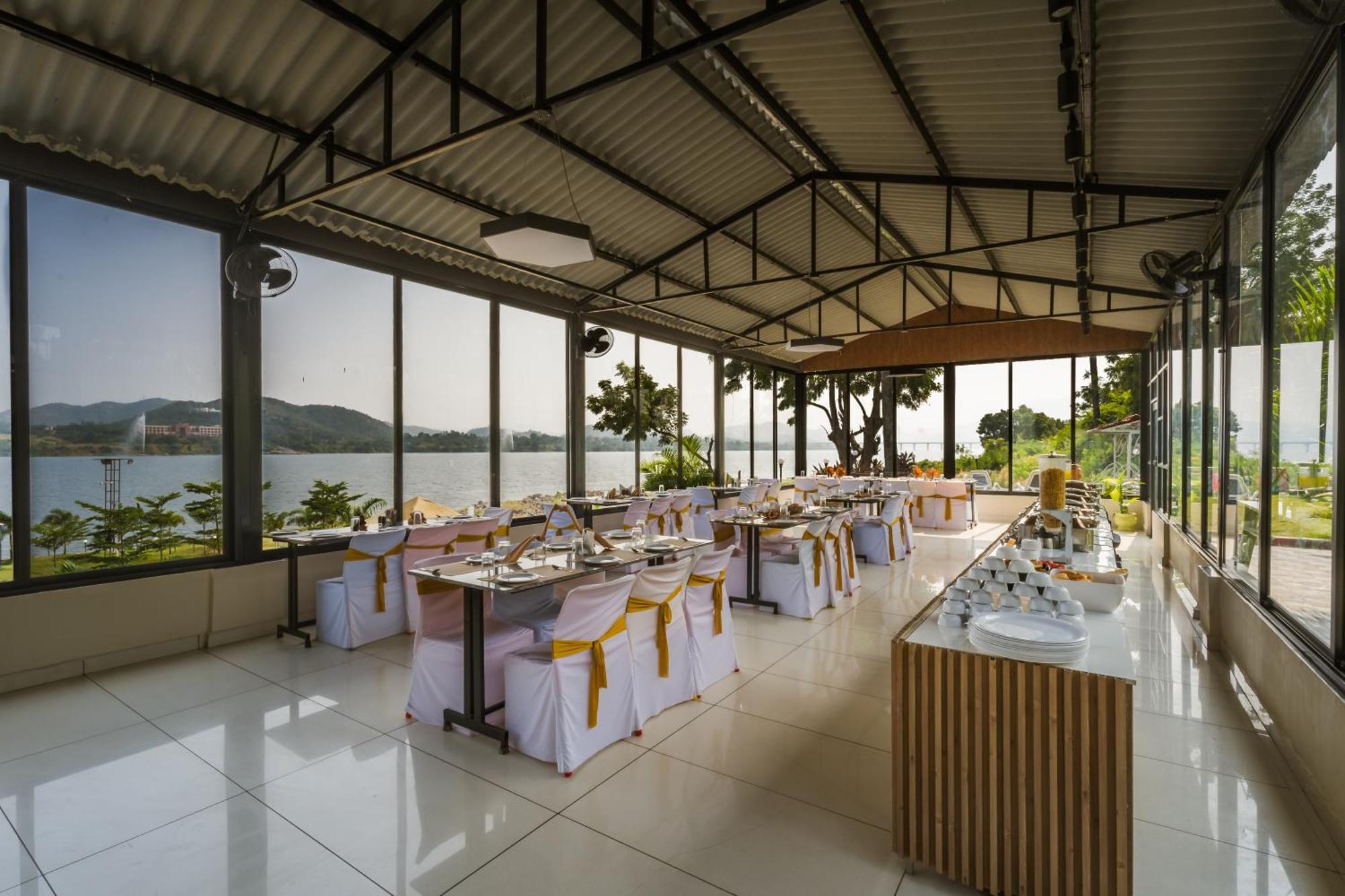 Riverview Tent Resort Kevadia Екстер'єр фото