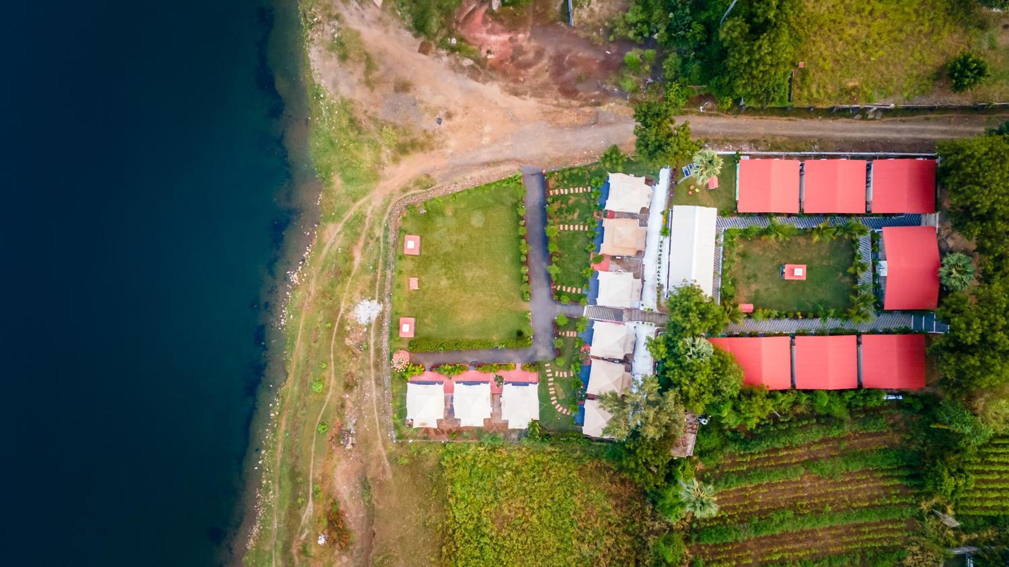 Riverview Tent Resort Kevadia Екстер'єр фото