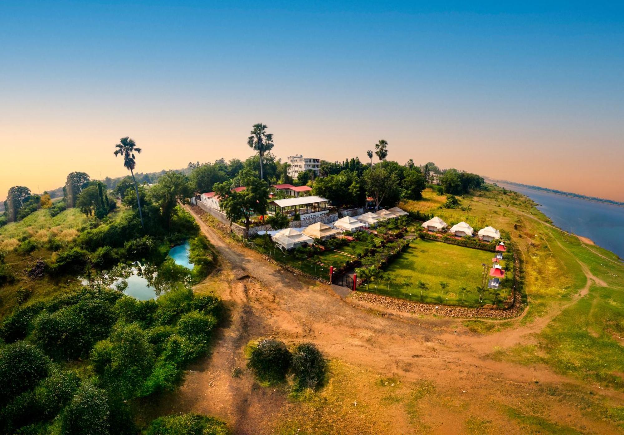 Riverview Tent Resort Kevadia Екстер'єр фото